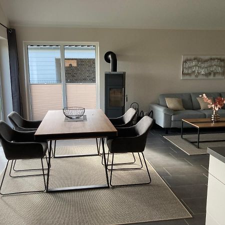 Watt'N Blick - Hundefreundliches Ferienhaus Mit Ausblick Ueber Die Wiesen Bis Zum Deich Schweiburg Экстерьер фото